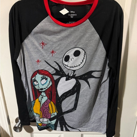 ❣️❄️Disney Nightmare Before Christmas Pajama Top - Black, Gray, Red - Picture 1 of 2
